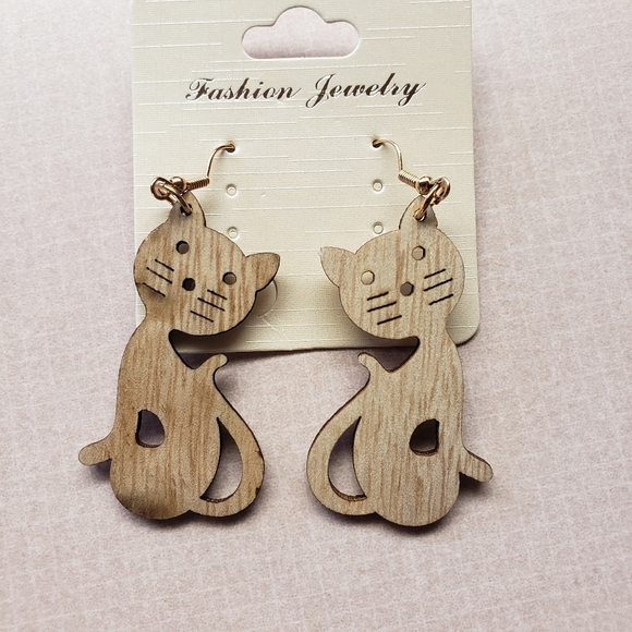 Jewelry - Lightweight NWT laser cut wood cat earrings